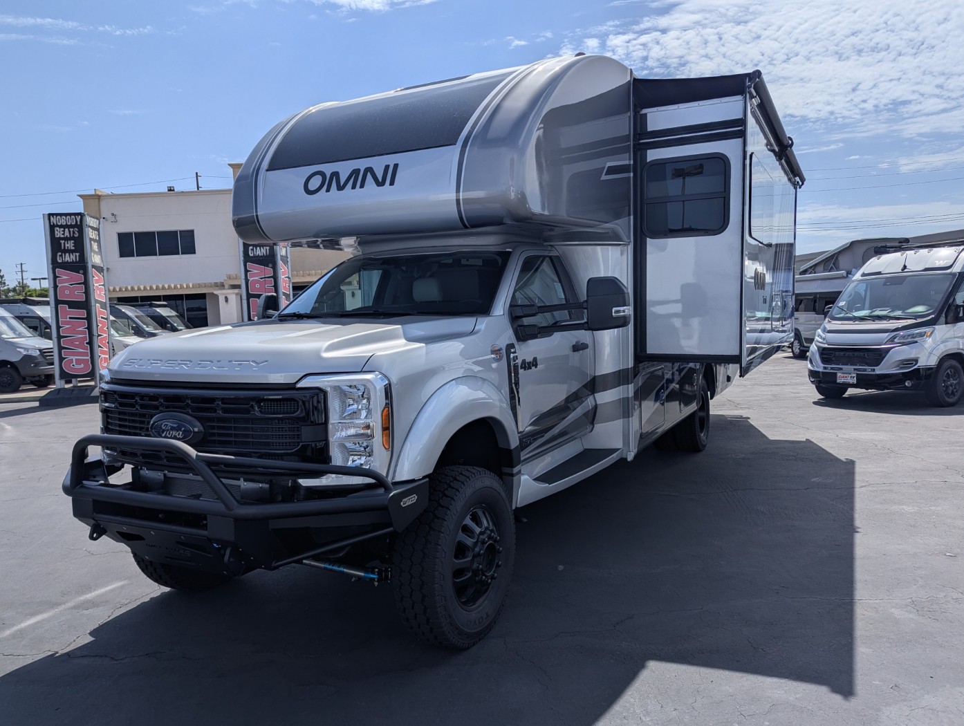 2026 Thor Motor Coach Omni Trail S29 - ATH EDITION - Image 3