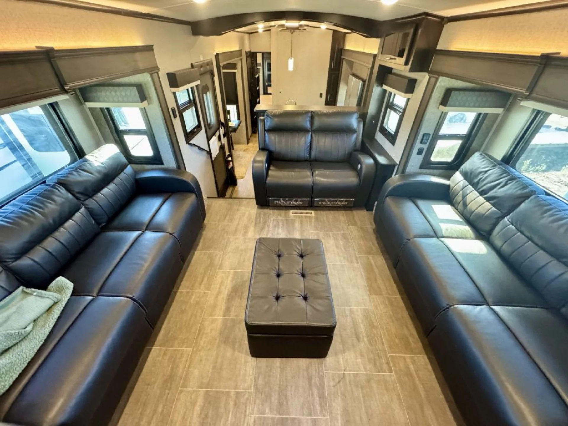 2020 JAYCO NORTH POINT 381FLWS - Image 7