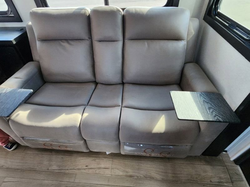 2026 JAYCO SEISMIC 395 - Image 9