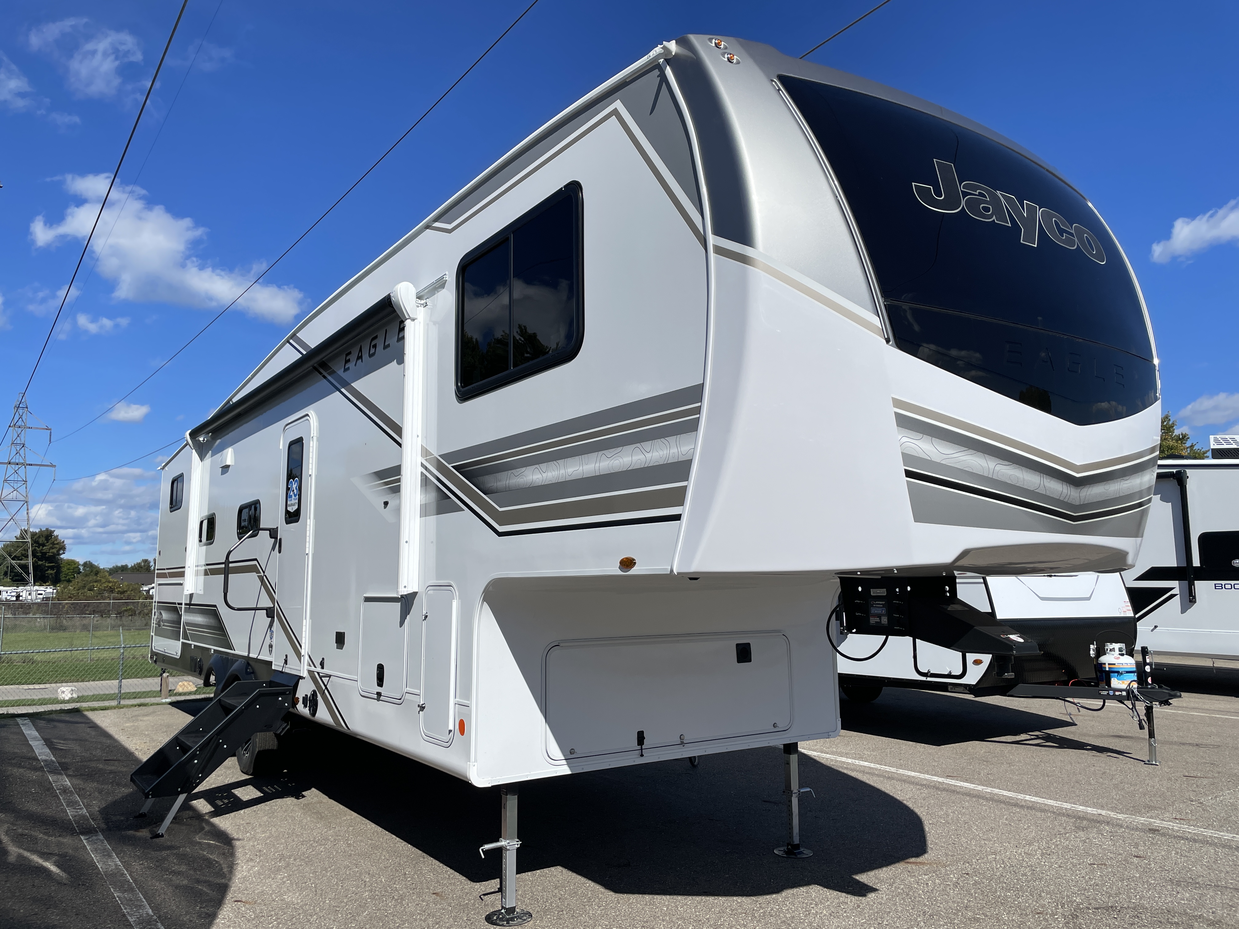 2027 Jayco Eagle 31QBH - Image 1