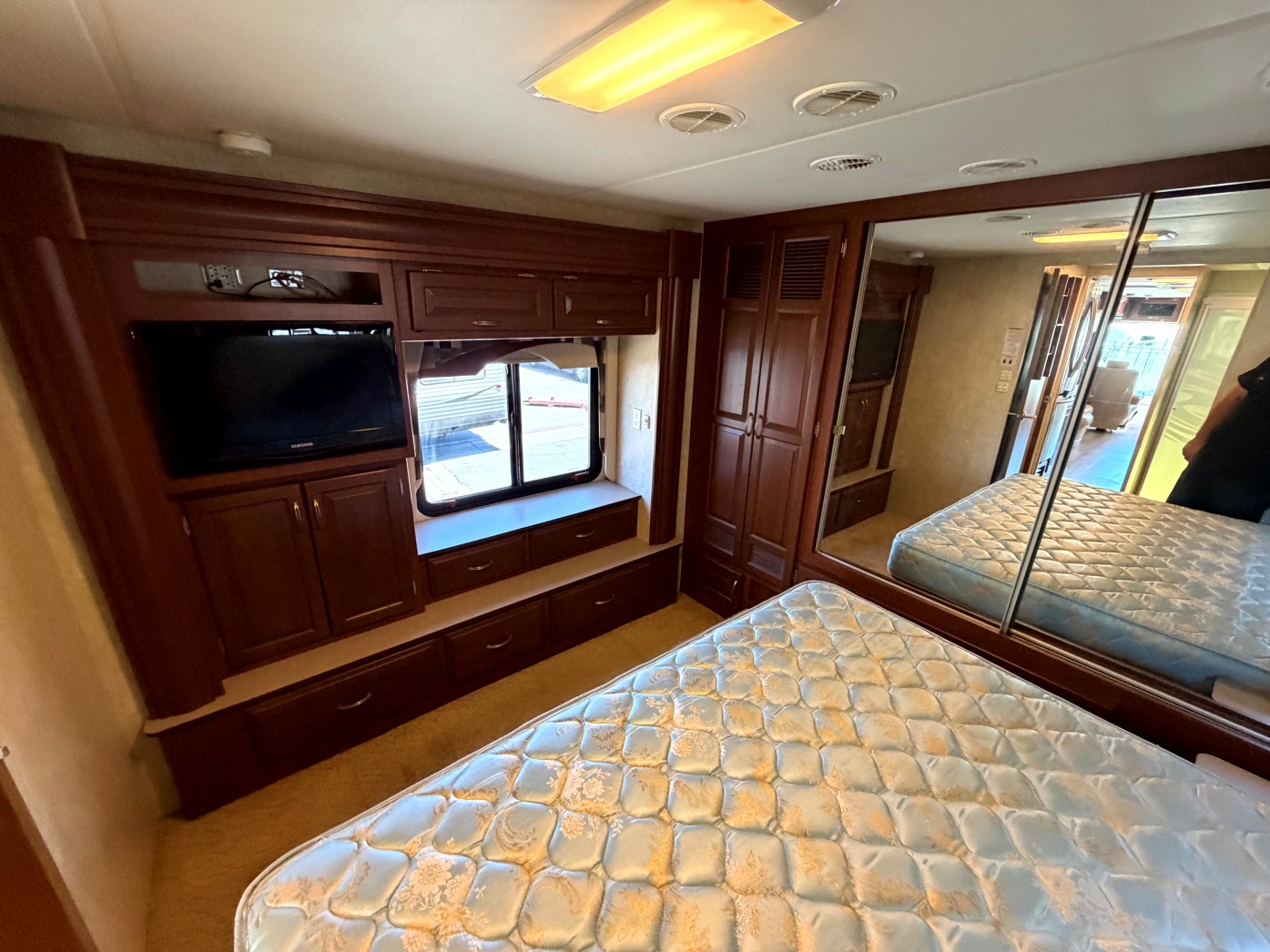 2007 Newmar Ventana 3933 - Image 13
