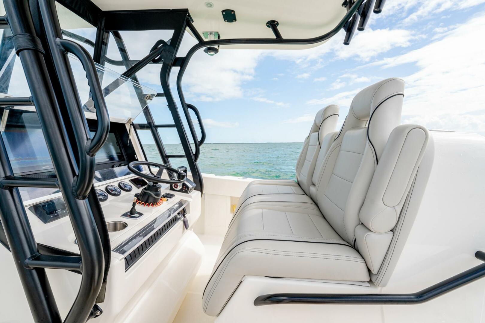 2024 SeaVee 322z - Image 29