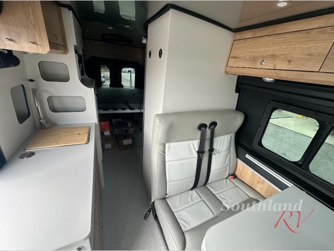 2026 Airstream Rangeline Base - Image 13