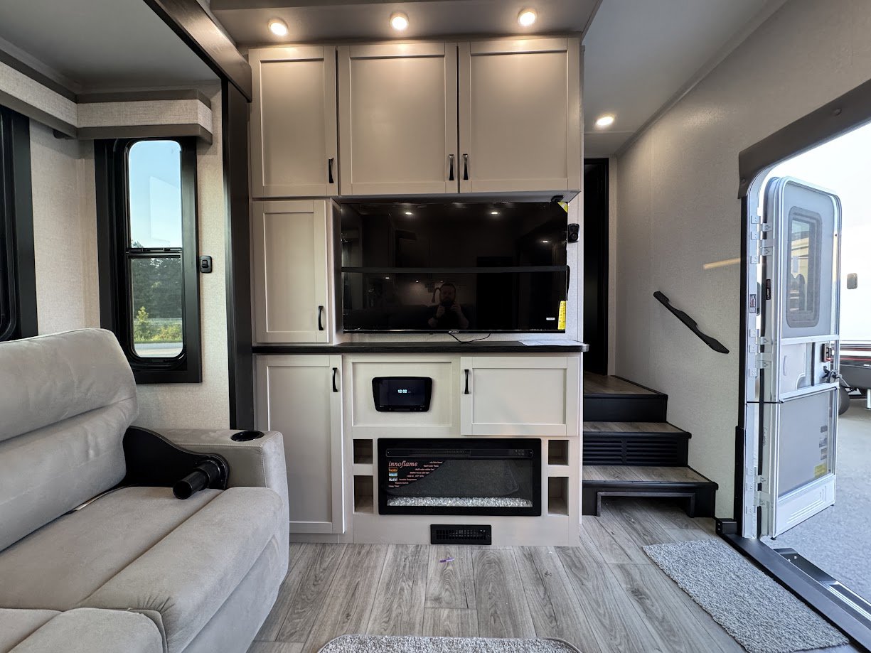 2026 JAYCO SEISMIC 399 - Image 11