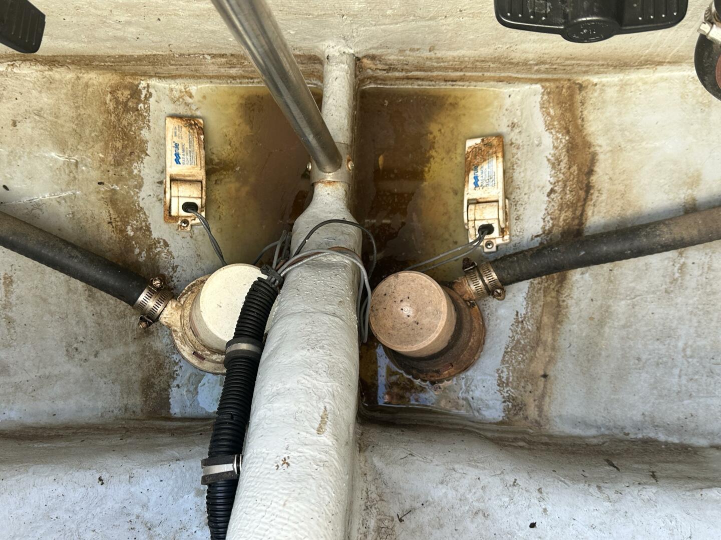 1994 Intrepid 376 Walkaround - Image 141