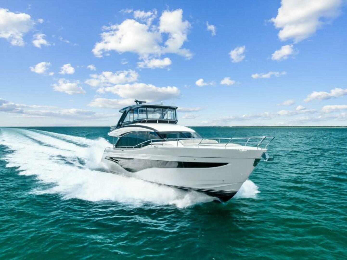 2024 Princess Y72 Motor Yacht - Image 11