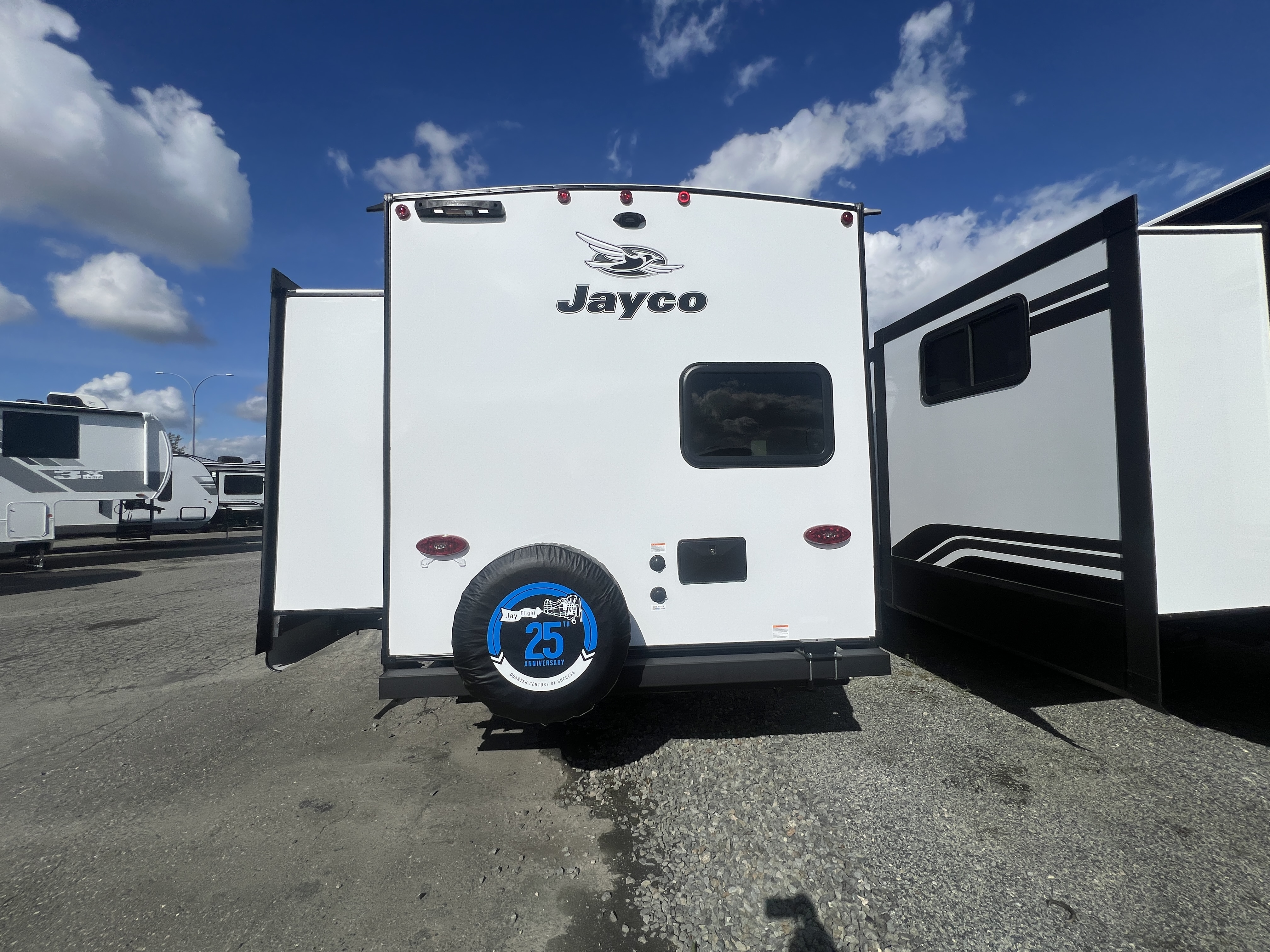2027 Jayco Jay Flight SLX 333BTS - Image 8