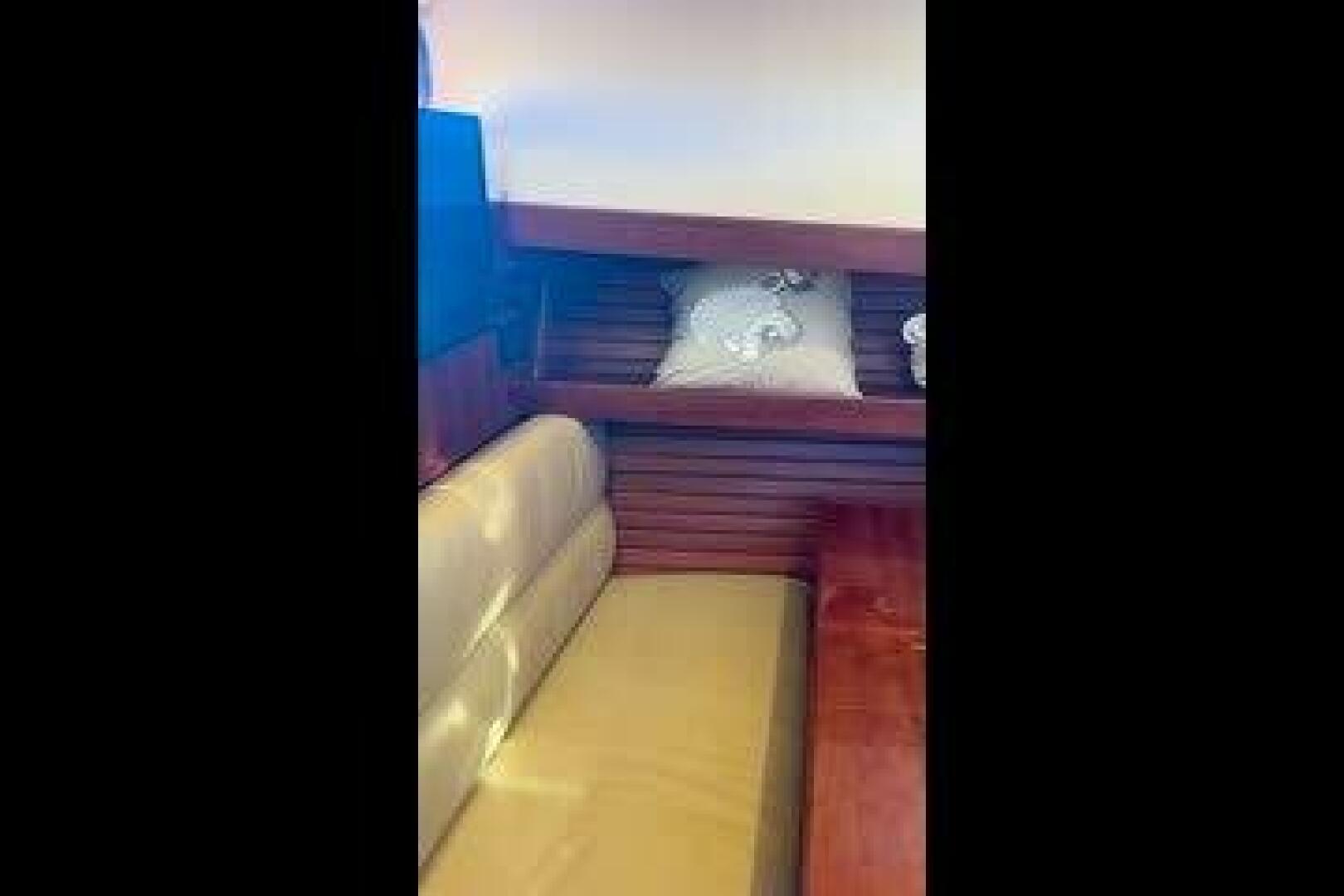 2014 Sabre 42 Salon Express - Image 46