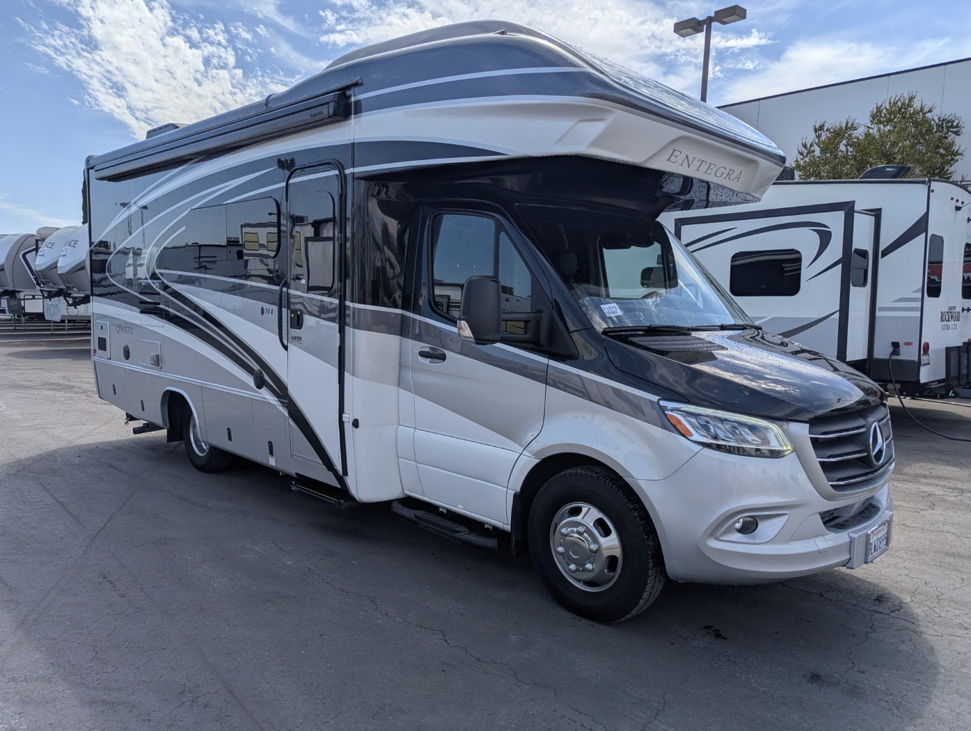 2024 Entegra Coach Qwest 24R - Image 1