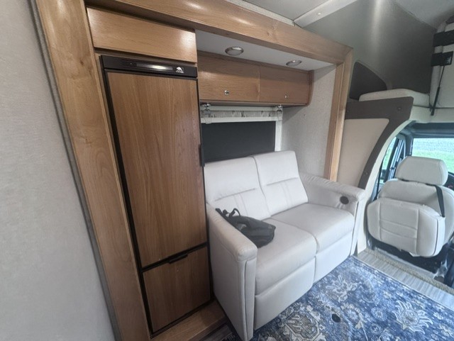 2018 TIFFIN WAYFARER 24TW - Image 4