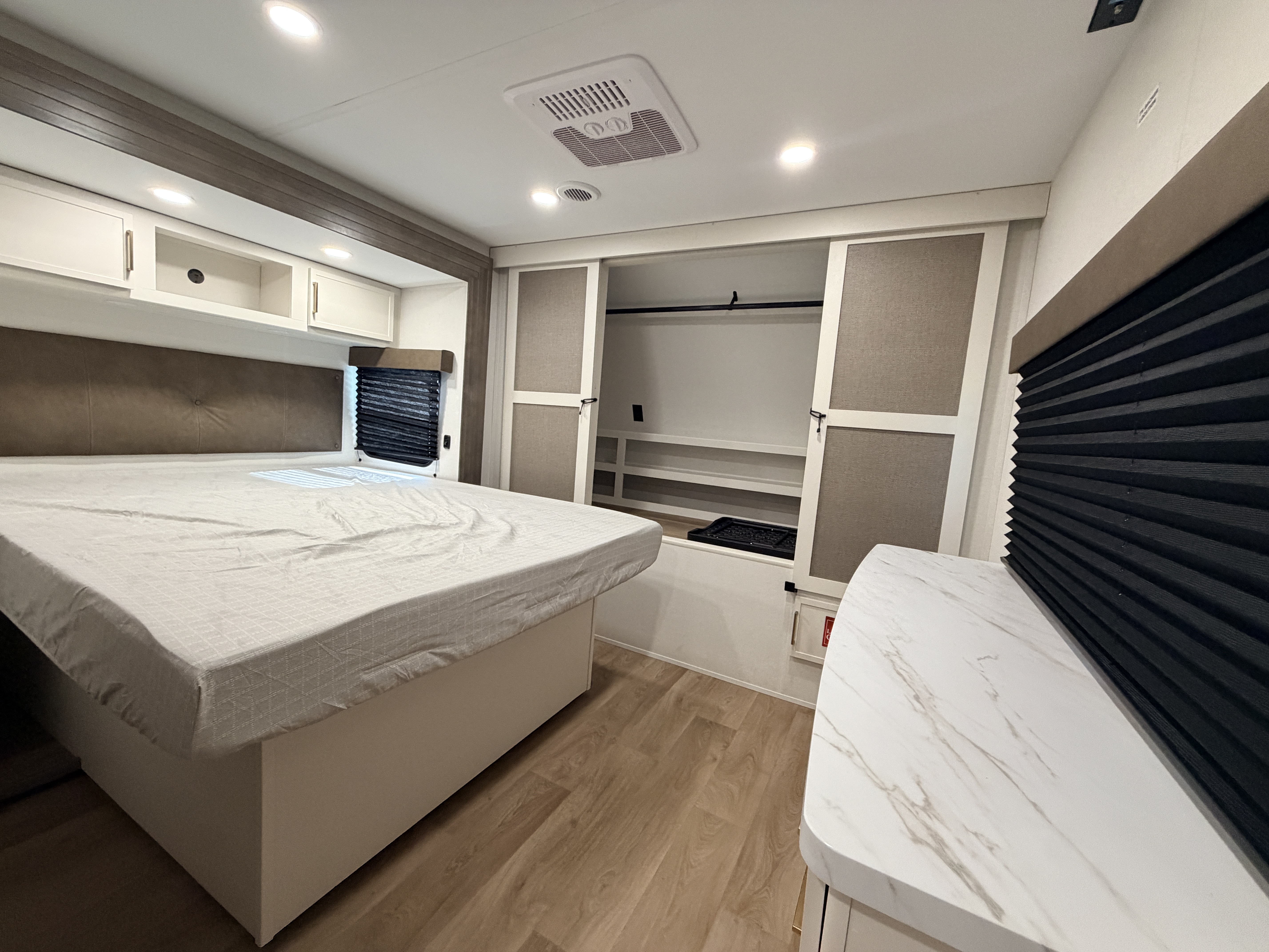 2027 Grand Design Transcend 335BHT - Image 22