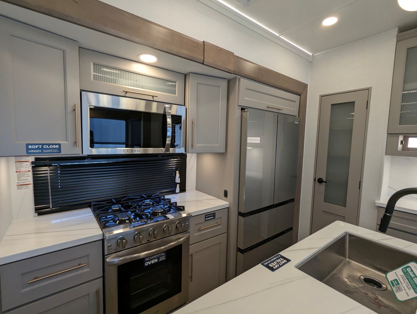 2025 Alliance RV Paradigm 375RD - Image 32