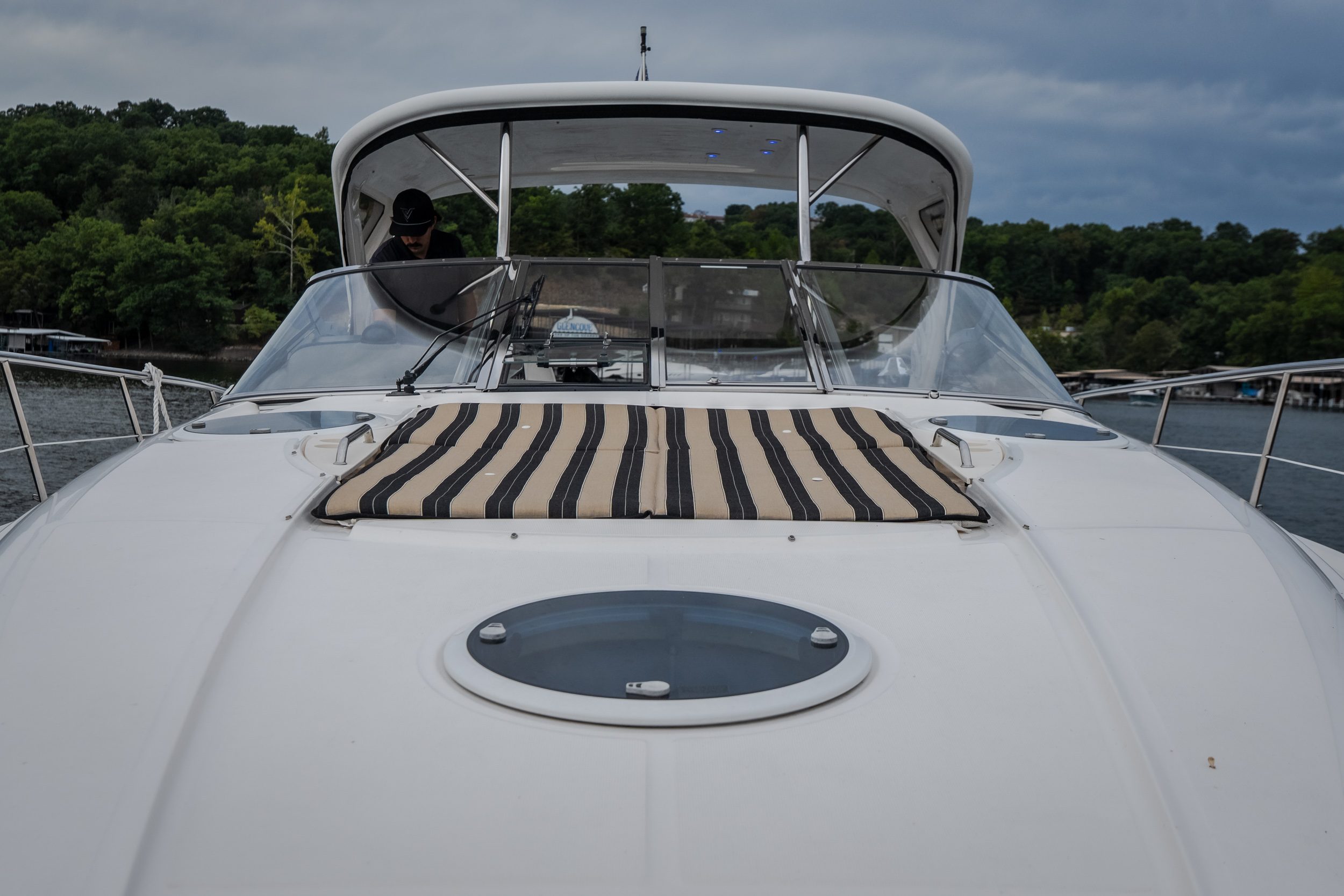 2009 Regal 4460 Express Cruiser - Image 32