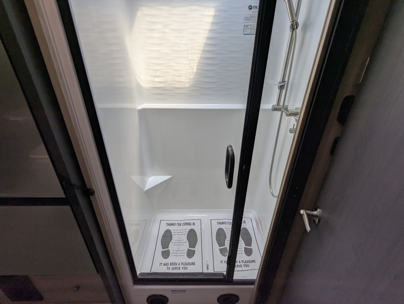 2027 Coachmen Entourage 330DS - Image 37