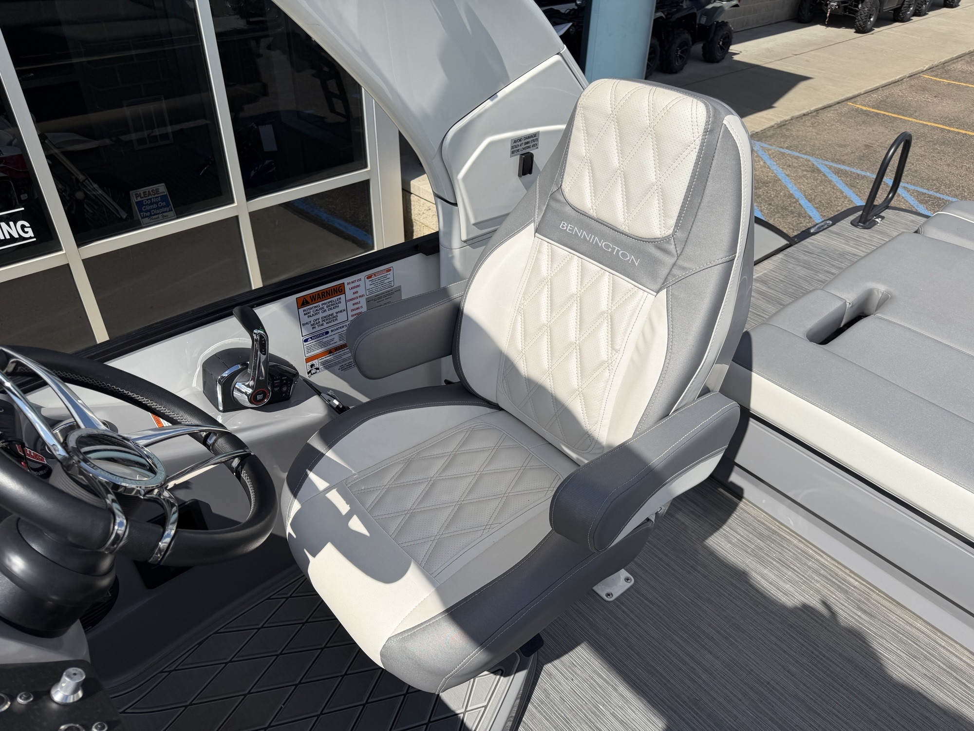 2023 Bennington 25QSBA Swingback with Power Arch - Image 19