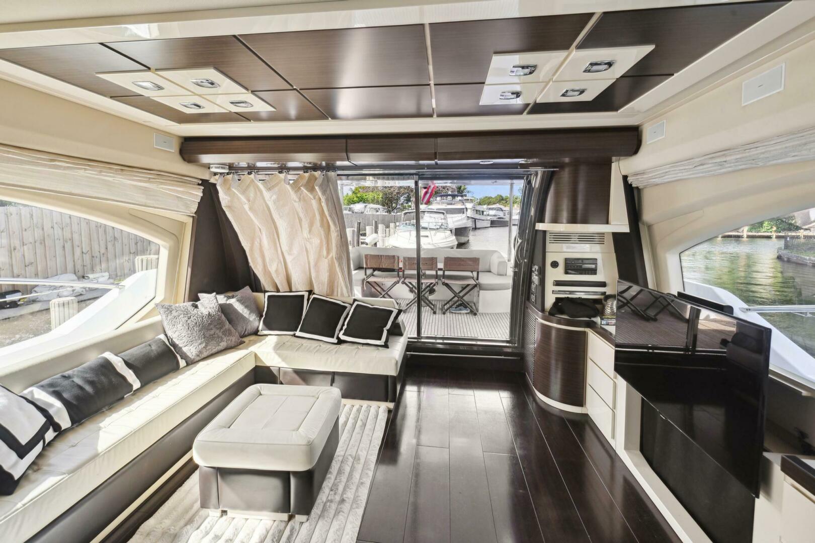2013 Azimut 70 - Image 24