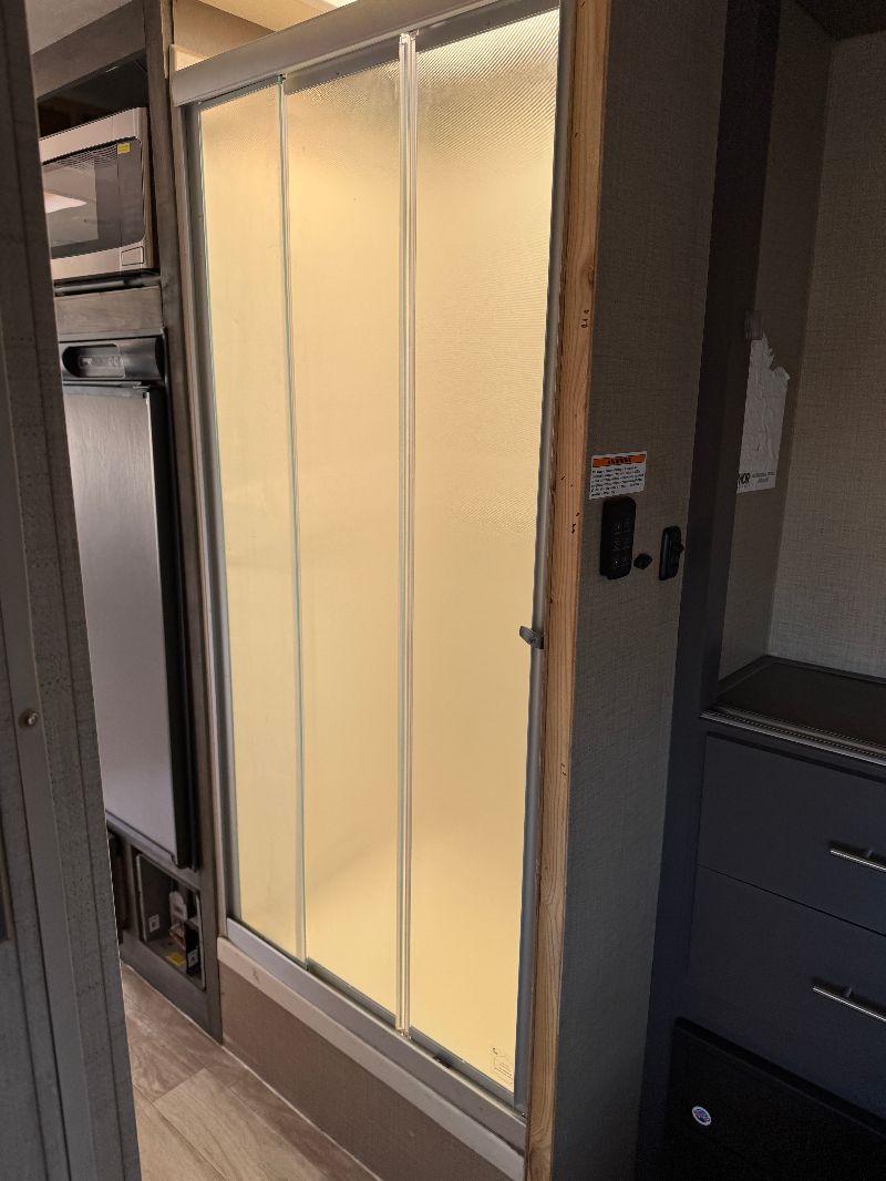 2019 Thor Motor Coach Compass 24SX - Image 12