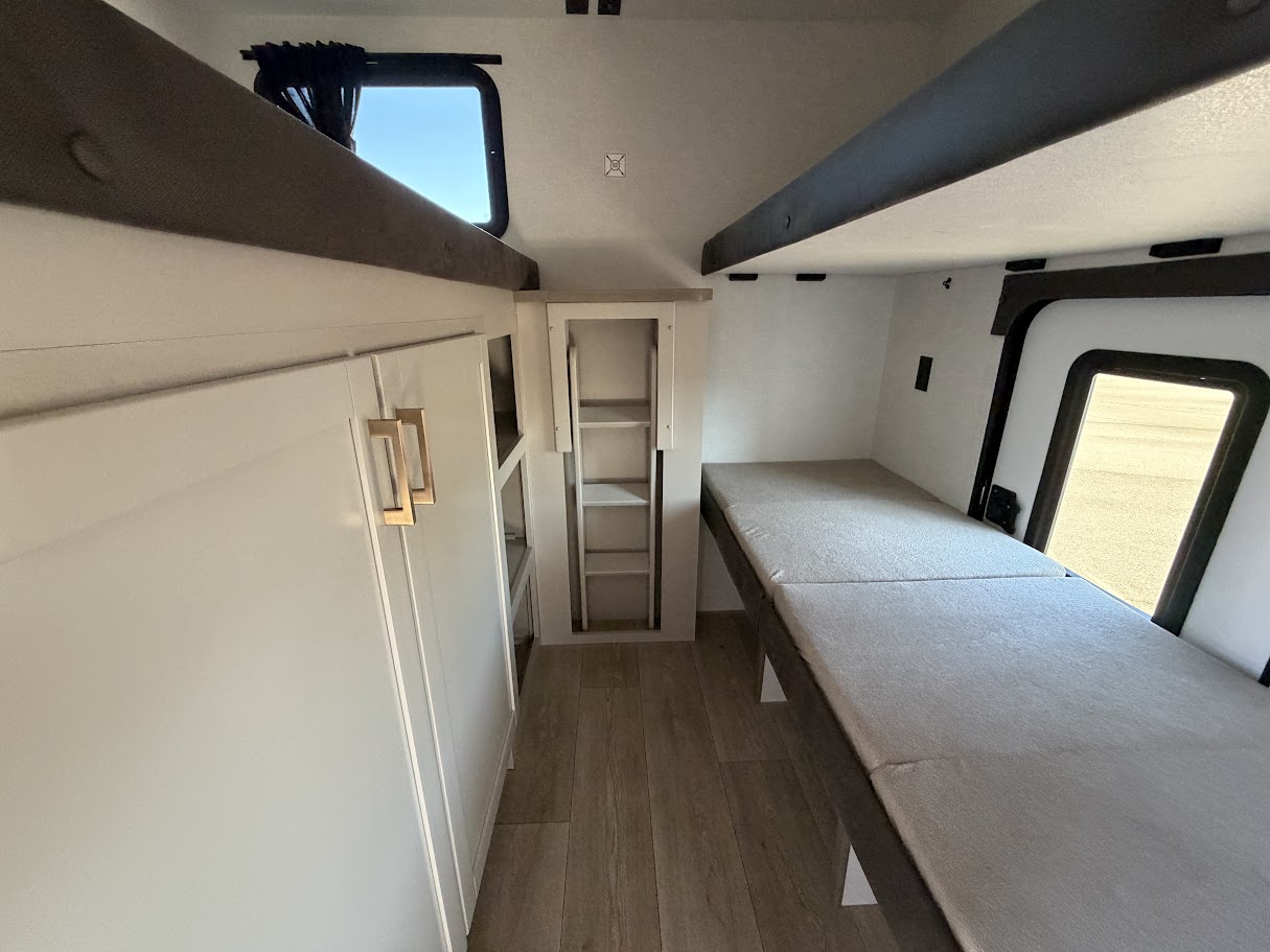 2027 JAYCO JAY FLIGHT 295TBS - Image 19