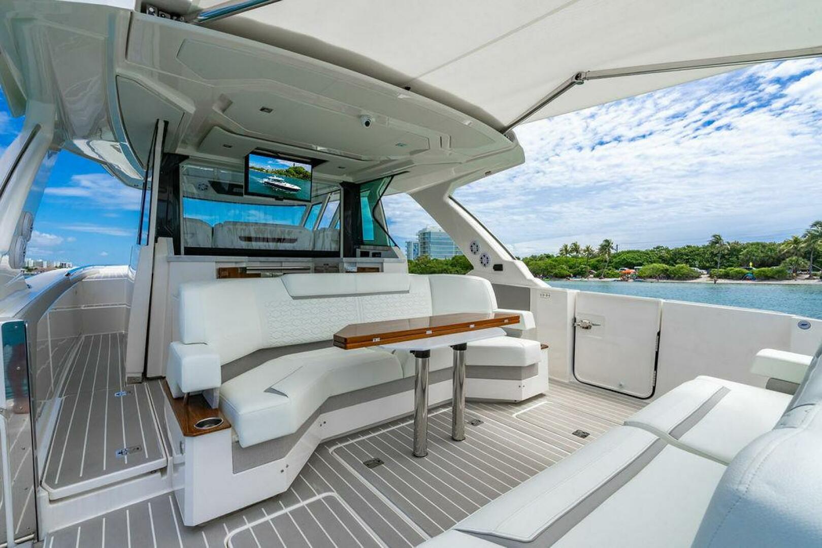 2025 Tiara Yachts 48 LS - Image 18