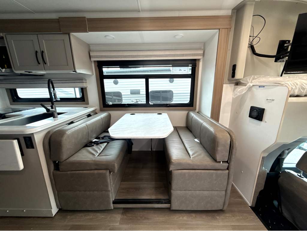 2027 JAYCO GREYHAWK XL 32U - Image 16