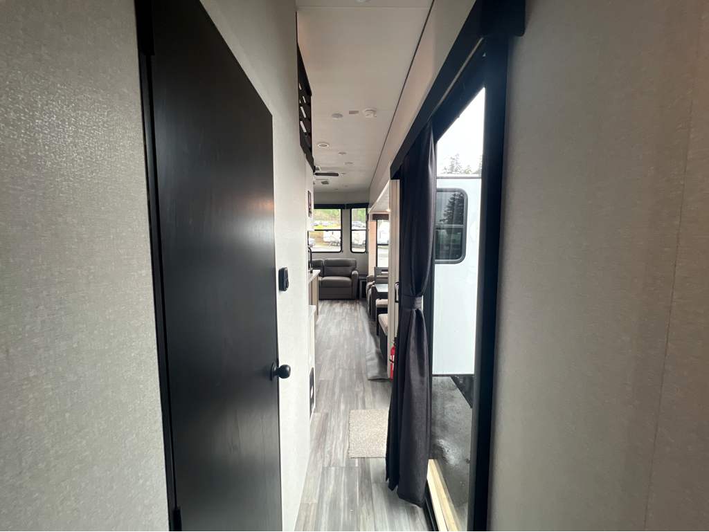 2026 Jayco Jay Flight Bungalow 401LOFTDS - Image 16