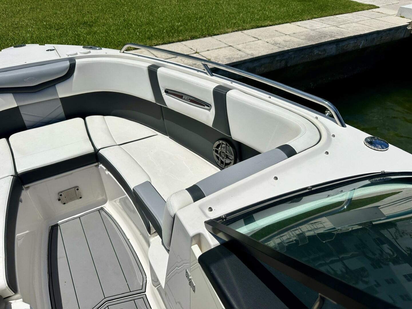 2022 Chaparral 267 SSX OB - Image 15