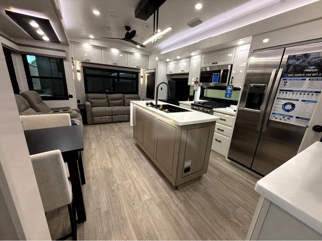 2027 JAYCO PINNACLE 32RLTS - Image 34