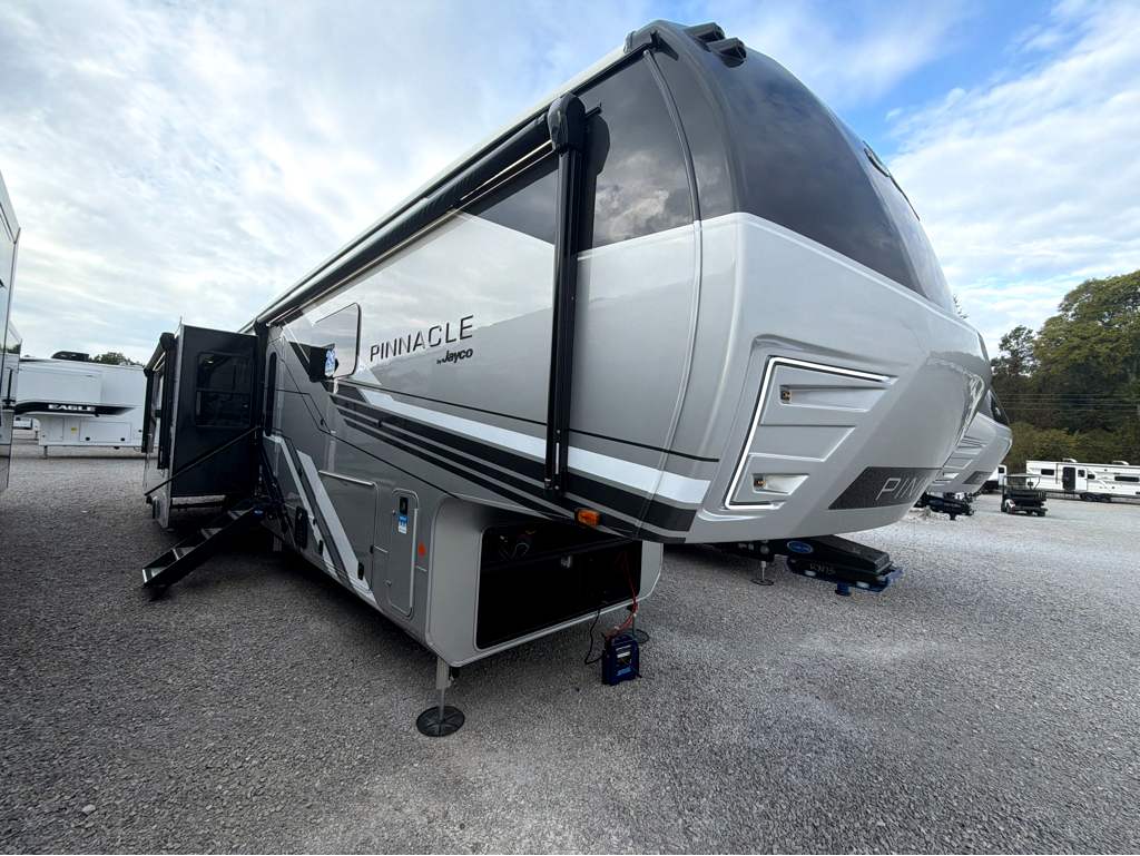 2027 JAYCO PINNACLE 38FBRK - Image 1