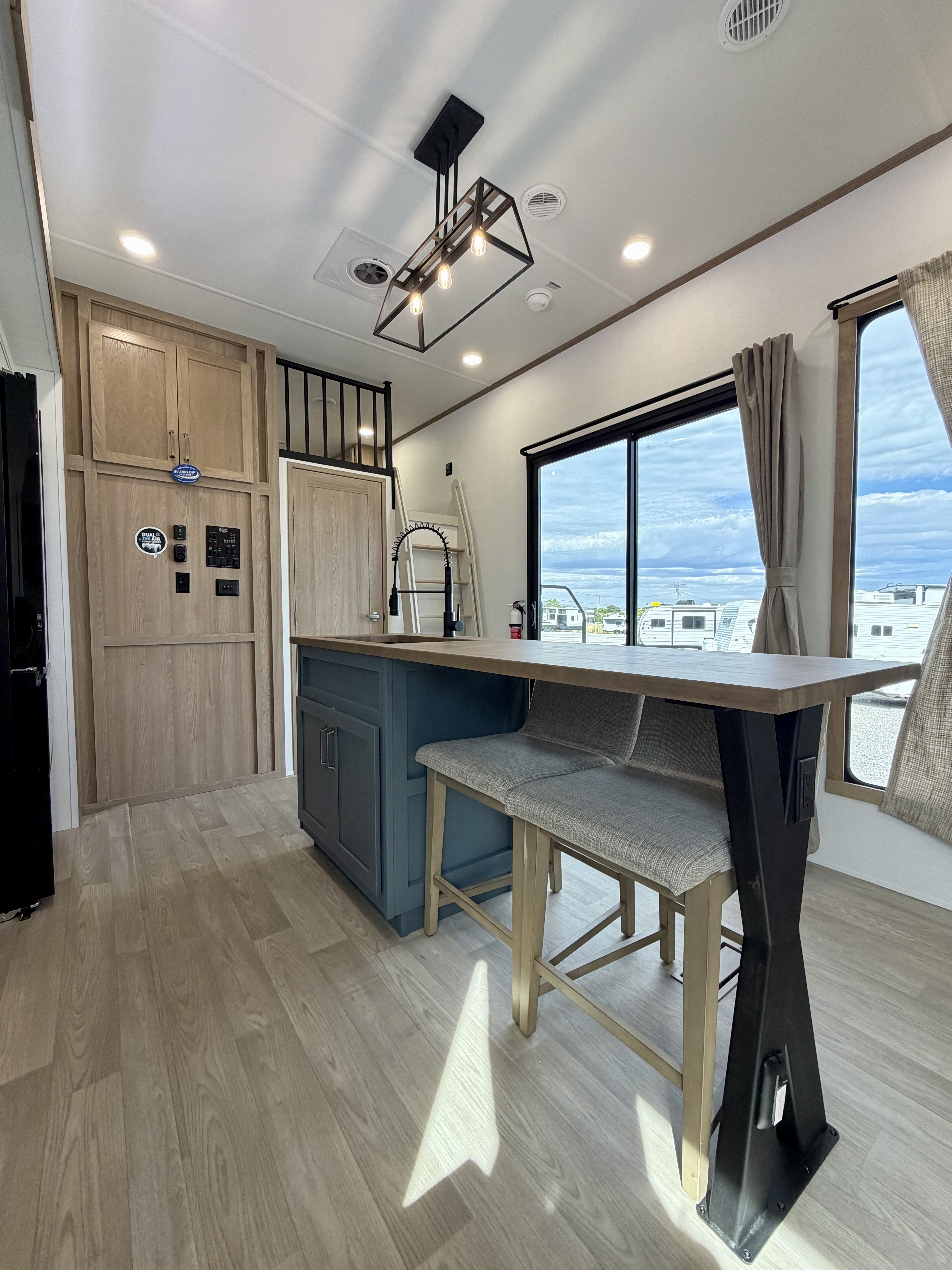 2027 Forest River Sandpiper Destination 411DBDL - Image 25