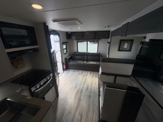 2026 VENTURE RV SPORTTREK STINGER 232VRL - Image 17