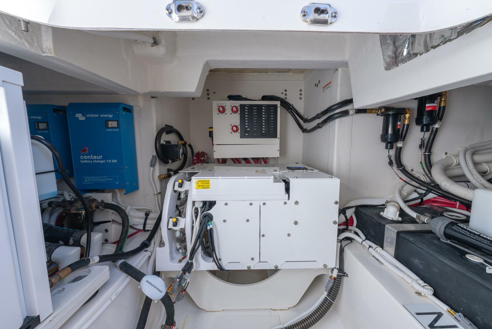 2025 Tiara Yachts 43 LE - Image 47