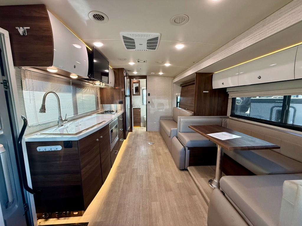 2020 Winnebago View 24D - Image 9