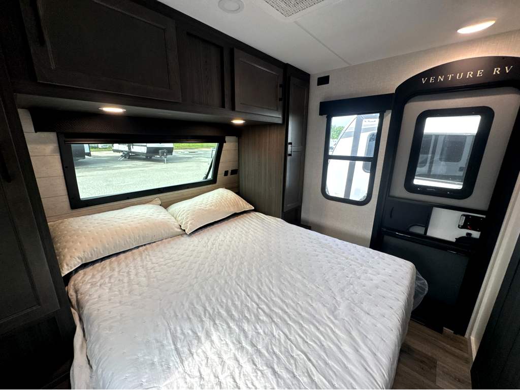2026 VENTURE RV SPORTTREK 271VBH - Image 20