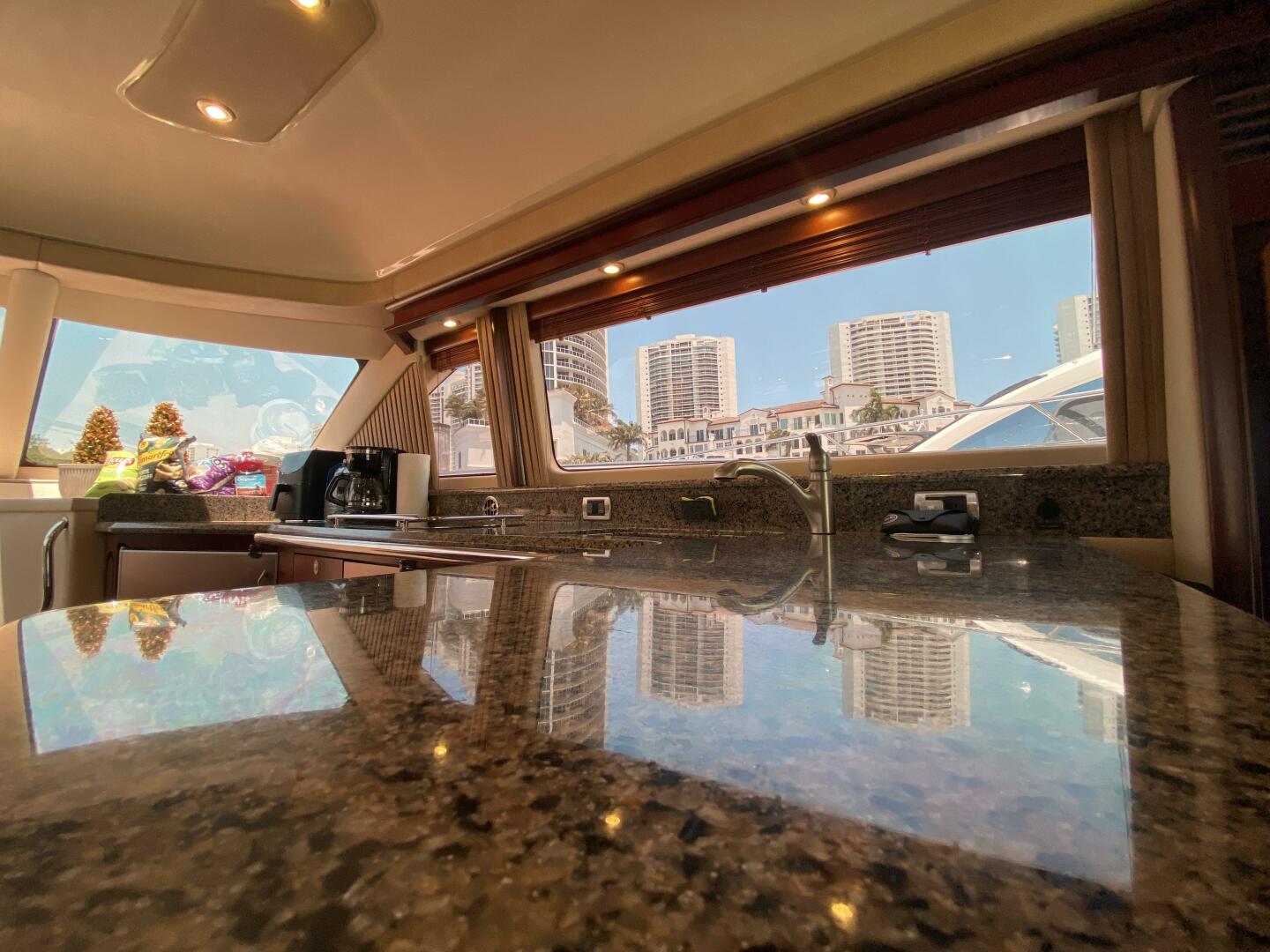 2006 Sea Ray 58 Sedan Bridge - Image 35