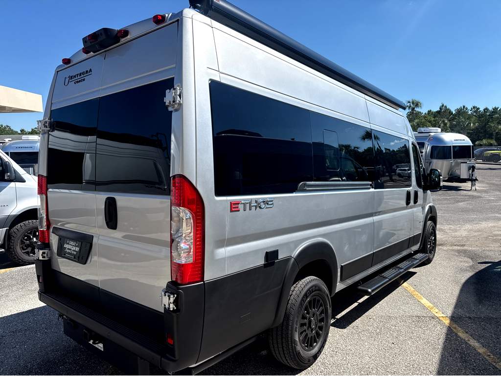 2027 ENTEGRA COACH ETHOS 20T - Image 4