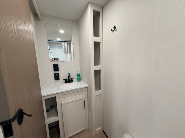 2026 Grand Design Transcend ONE 151RB - Image 18