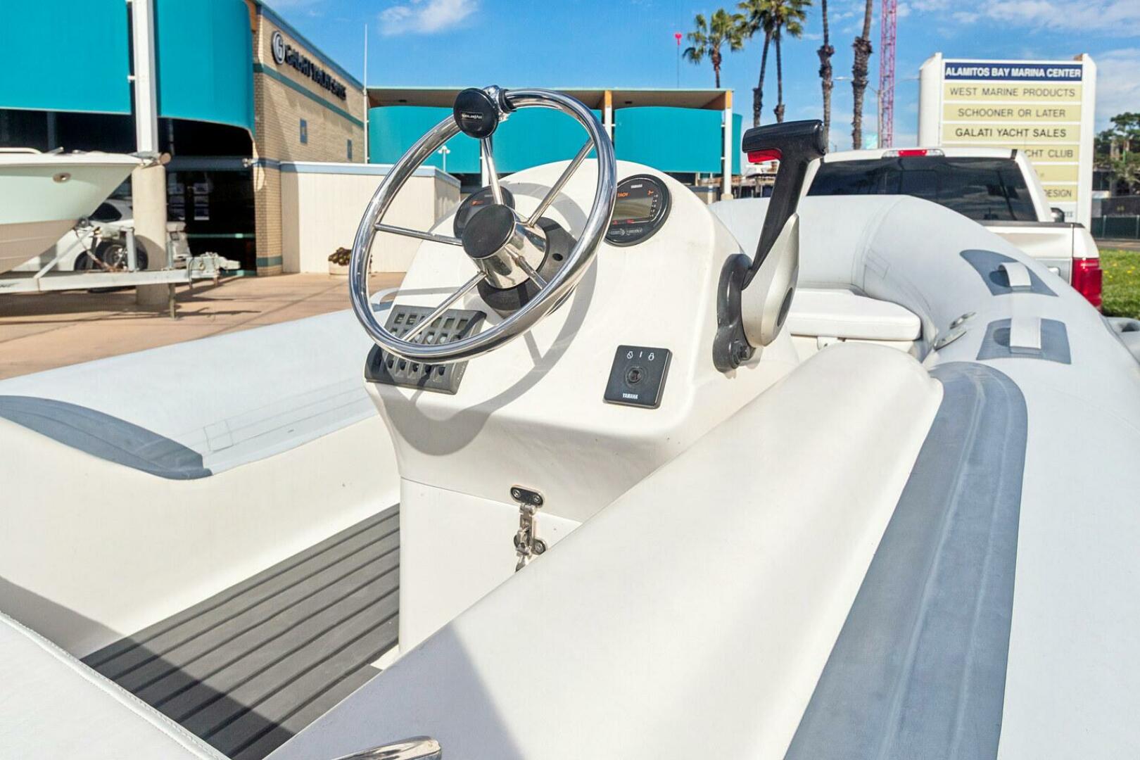 2000 Sea Ray 370 Express Cruiser - Image 70