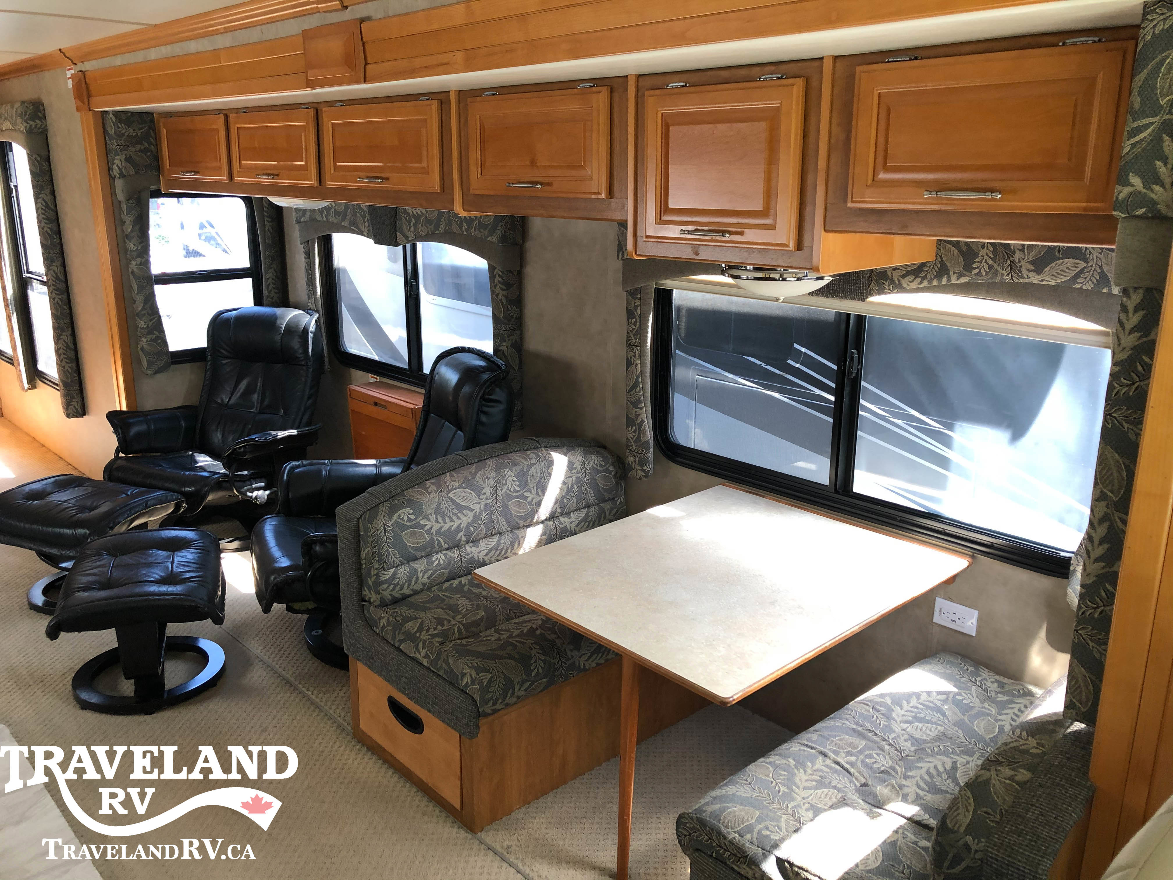 2007 Fleetwood Discovery 40X - Image 7