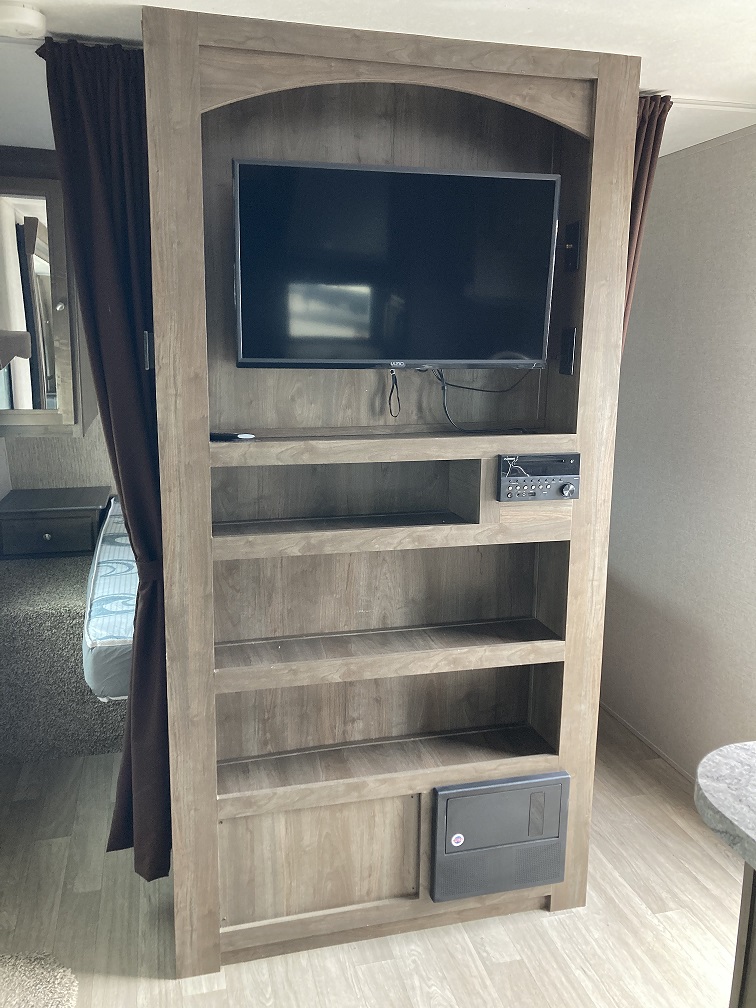 2018 Dutchmen Coleman Lantern 244BH - Image 21