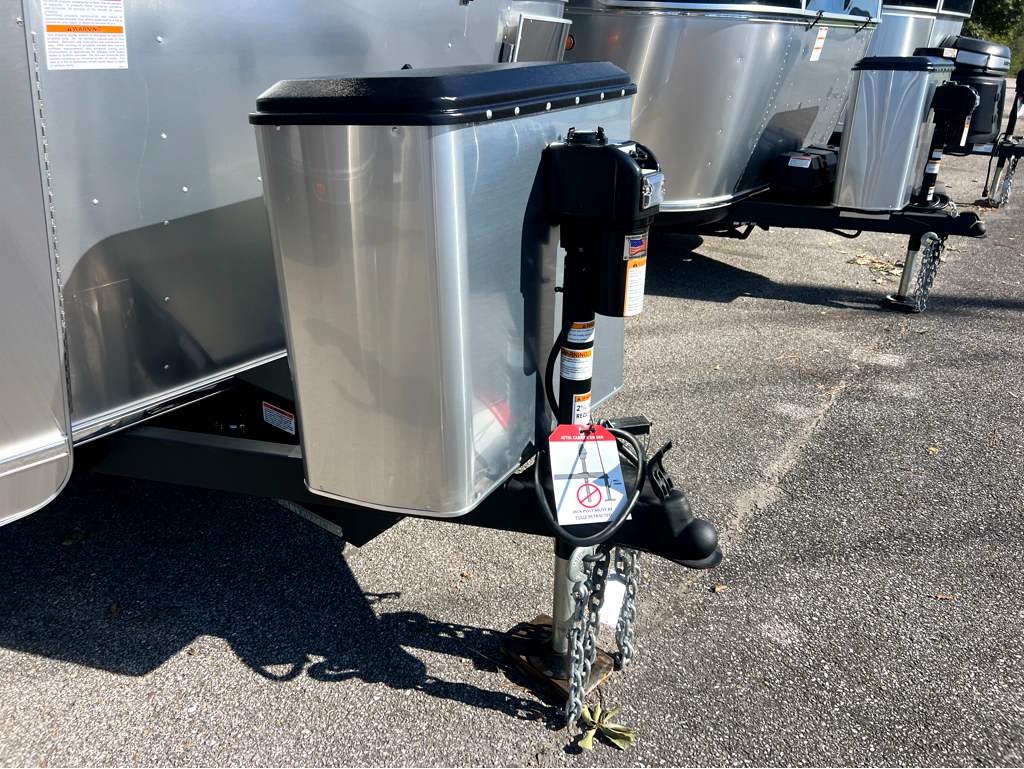 2027 AIRSTREAM CARAVEL 22FB - Image 24
