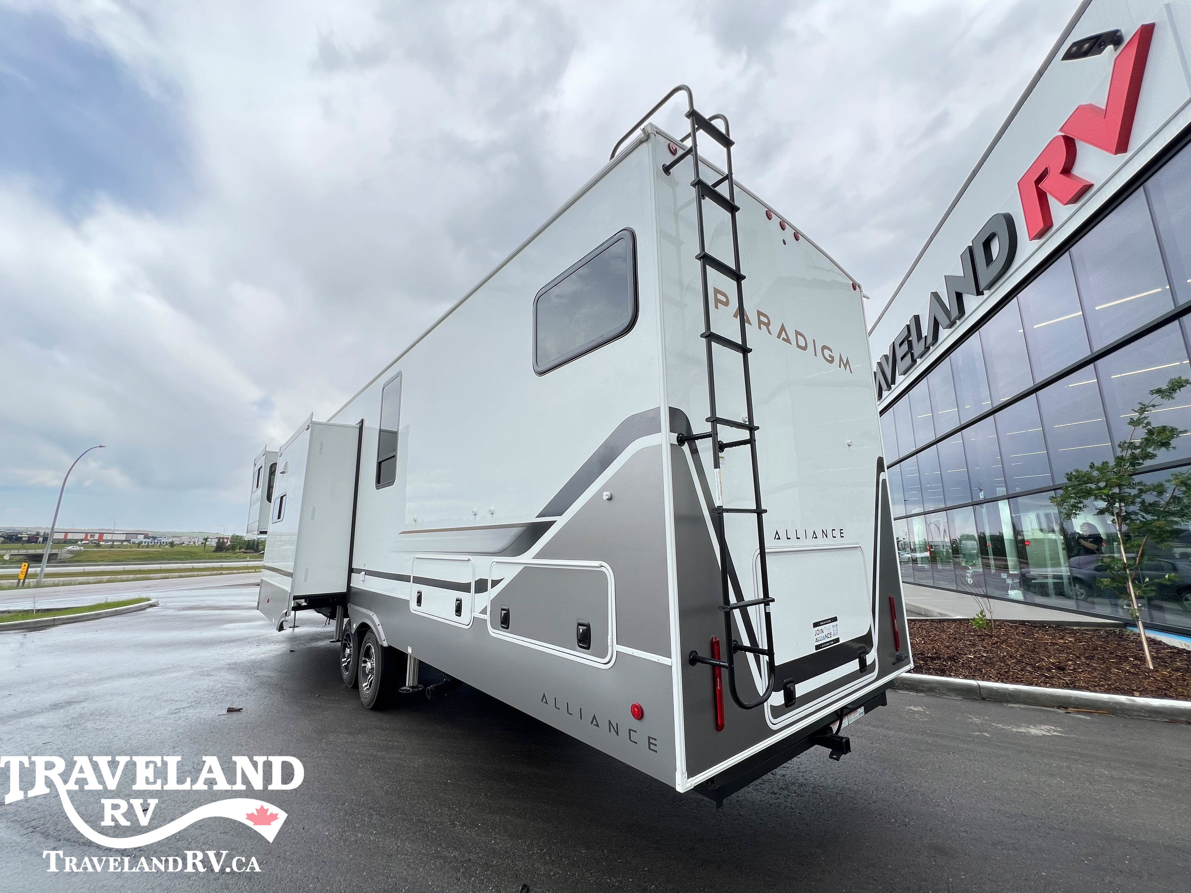 2026 Alliance RV Paradigm 385FL - Image 3