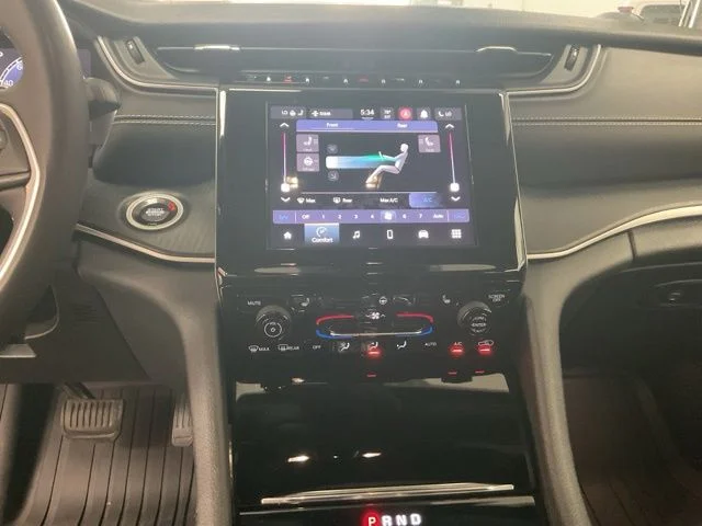 2024 Jeep Grand-Cherokee-L Laredo Altitude 4x4 - Image 15