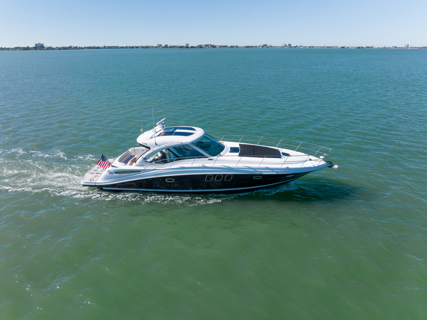 2010 Sea Ray 50 SUNDANCER - Image 3