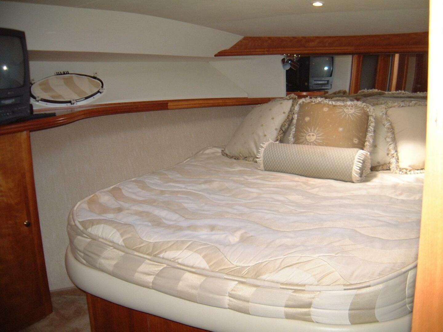 2000 Silverton 42 Convertible - Image 7