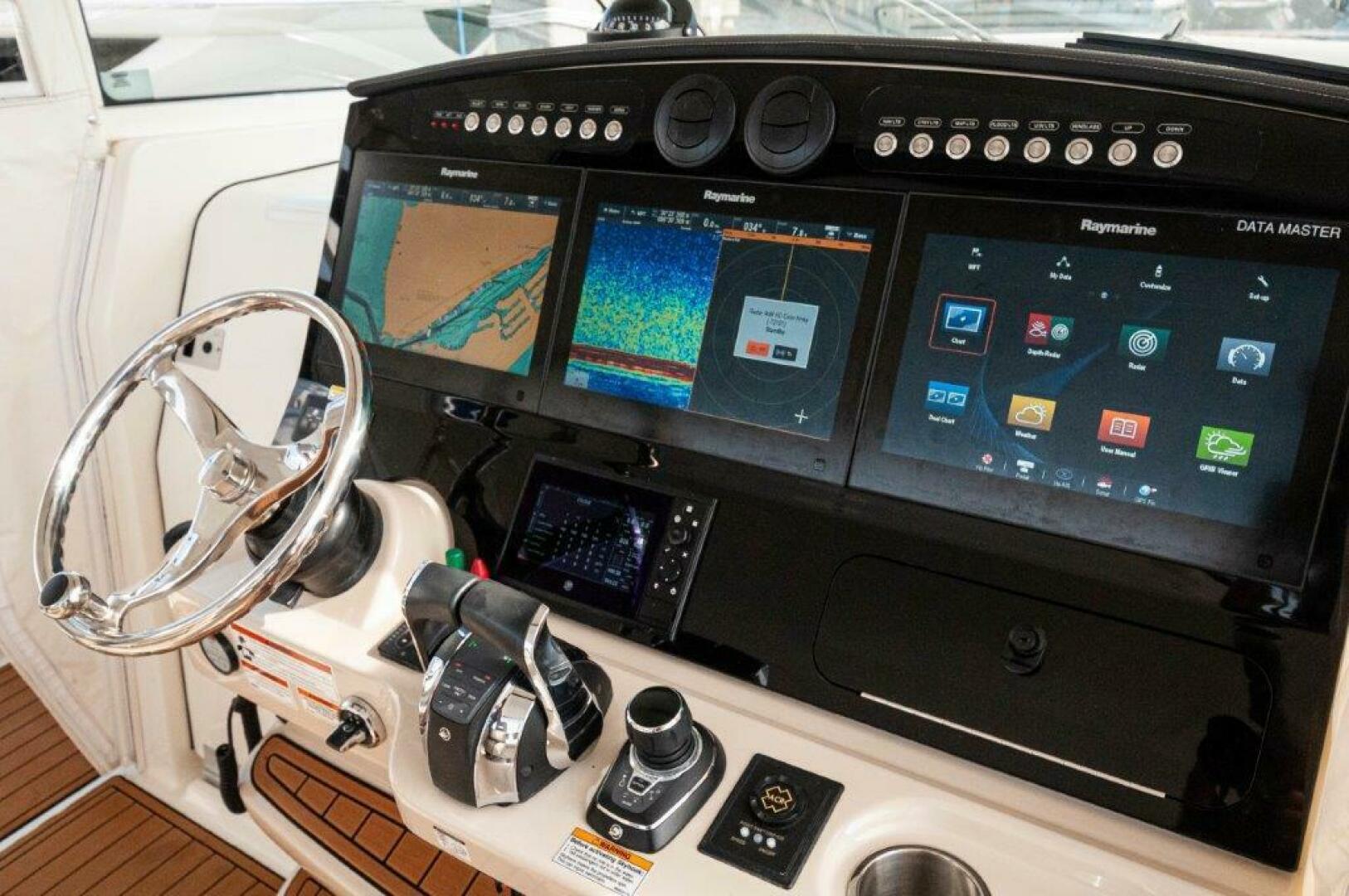 2018 Boston Whaler 420 Outrage - Image 13