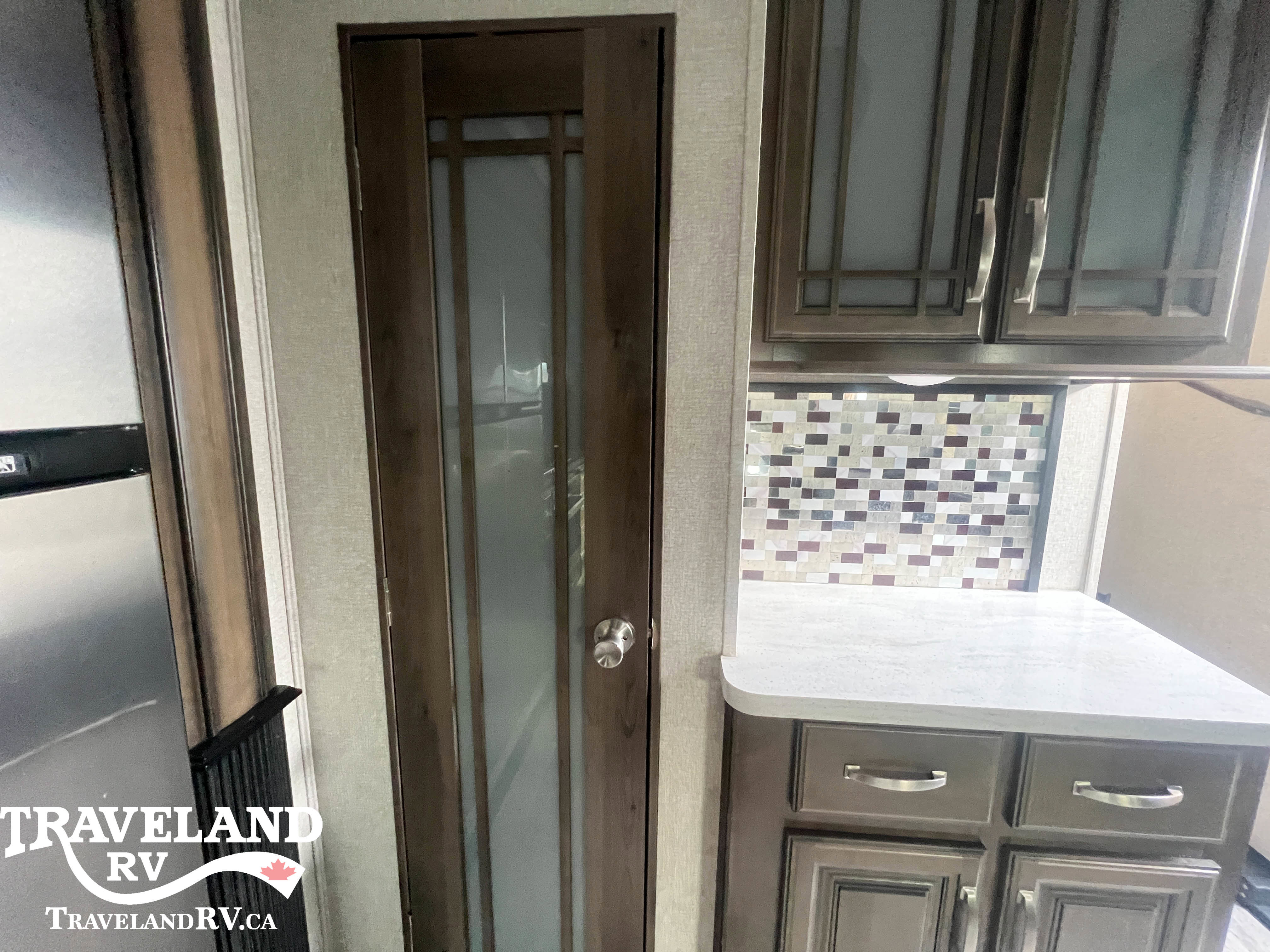 2018 Keystone Montana 3120RL - Image 7