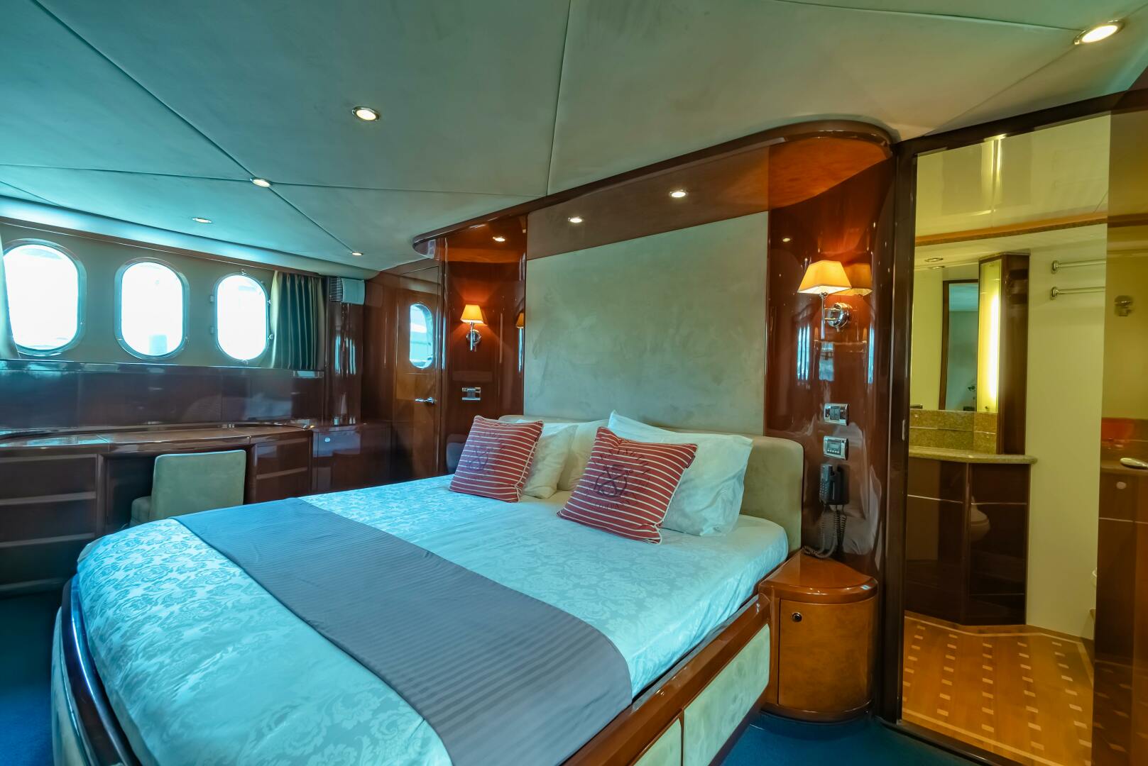 2006 Princess Yachts - Image 17