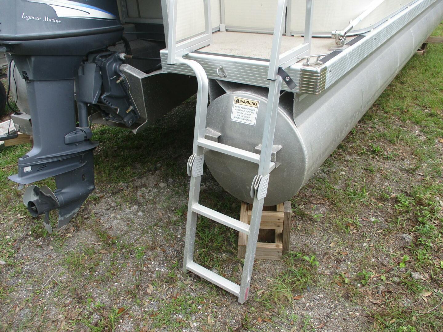 2005 Bennington - Image 13