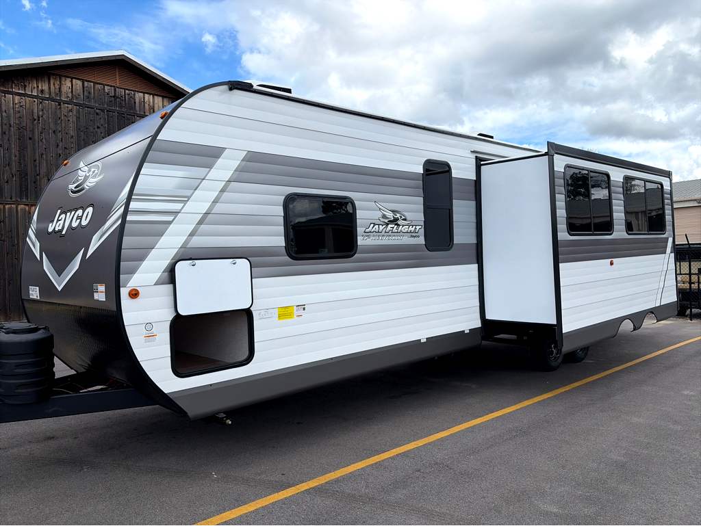 2027 JAYCO JAY FLIGHT 295TBS - Image 4