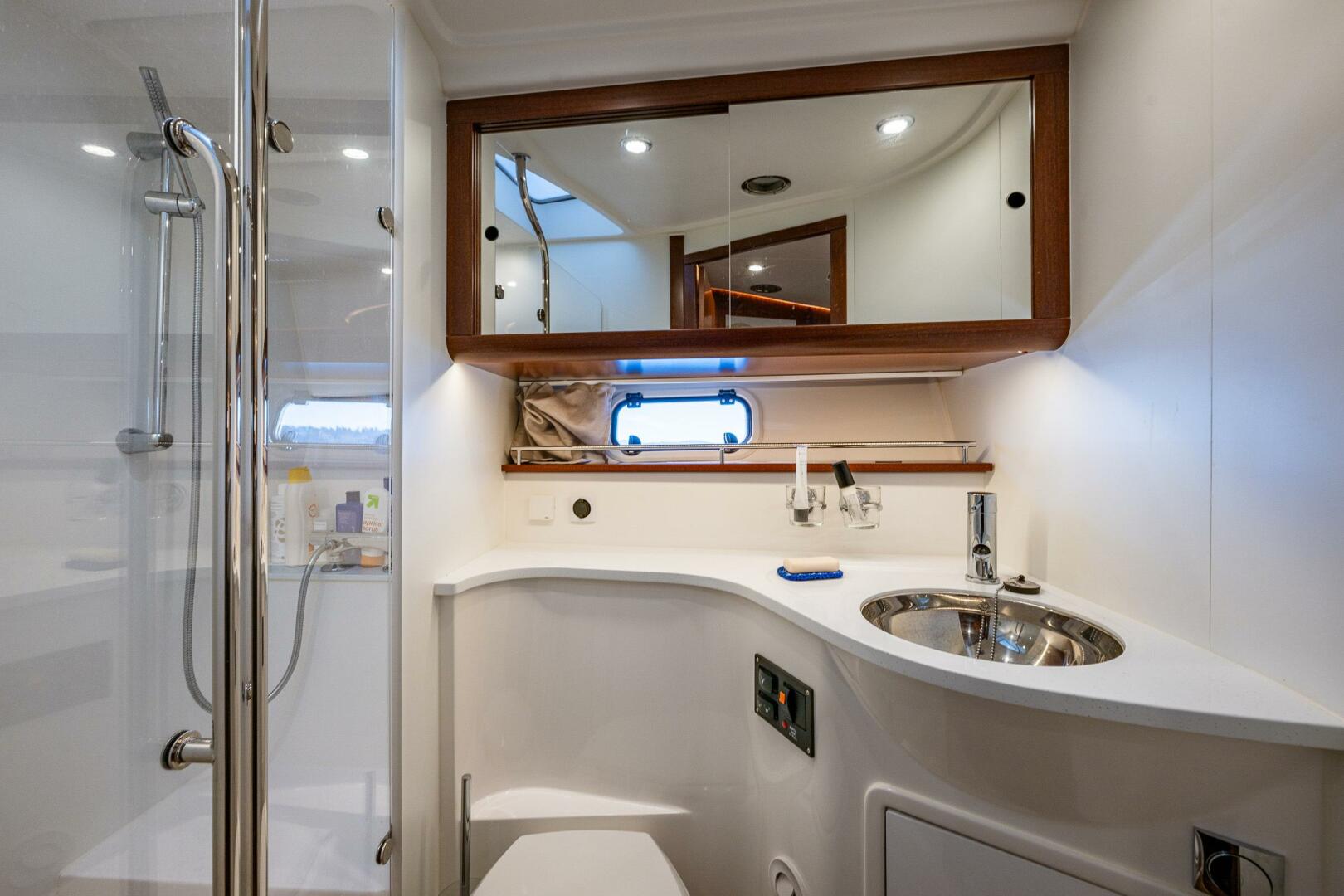2023 Nimbus 405 Flybridge - Image 30